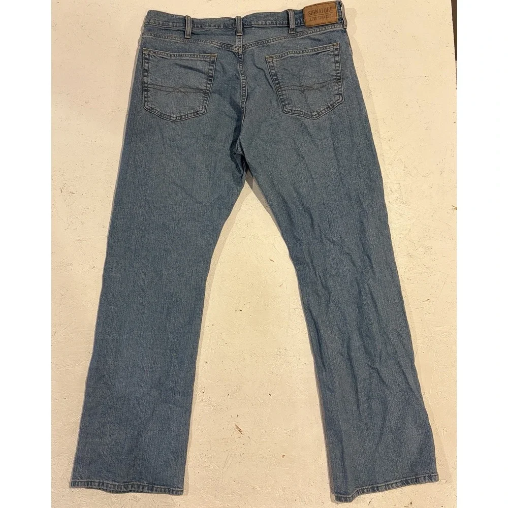 Signature Levis Levi Strauss Jeans Mens 38x32 Blue Low Bootcut Cowboy Rodeo‎